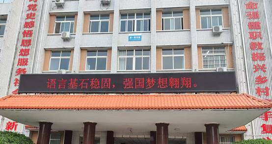 建筑前中度可信度描述已自动生成