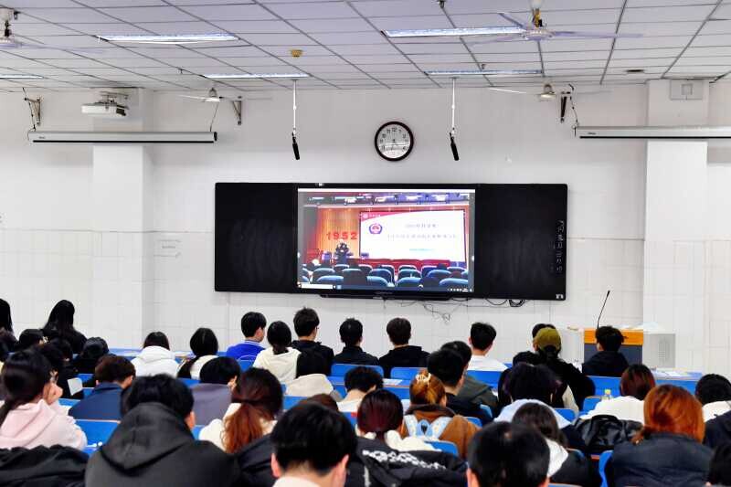 18b6fca76fb137a6d27e1e486627f21