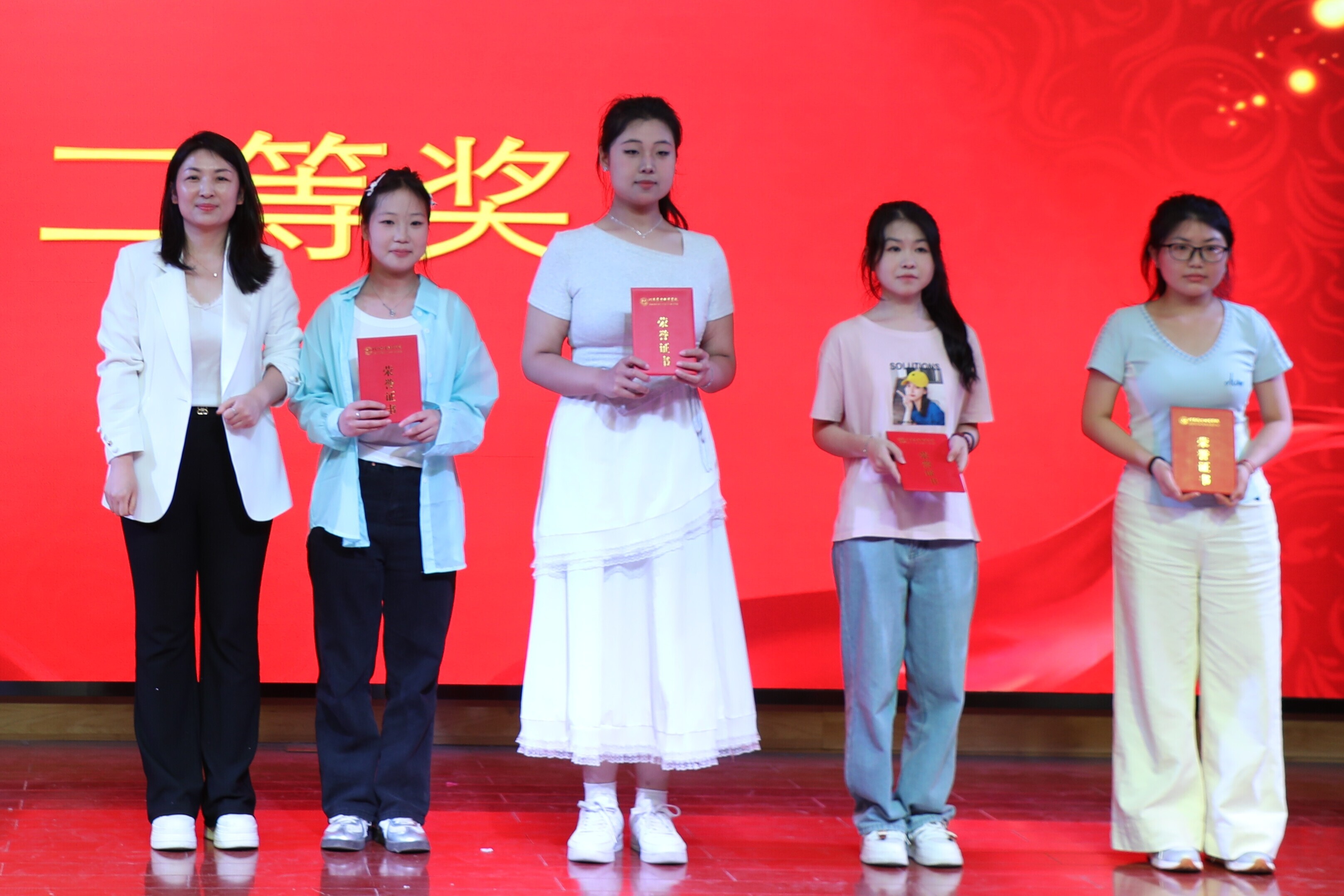 4a37983c92f557cce7cf2dd1aeae800