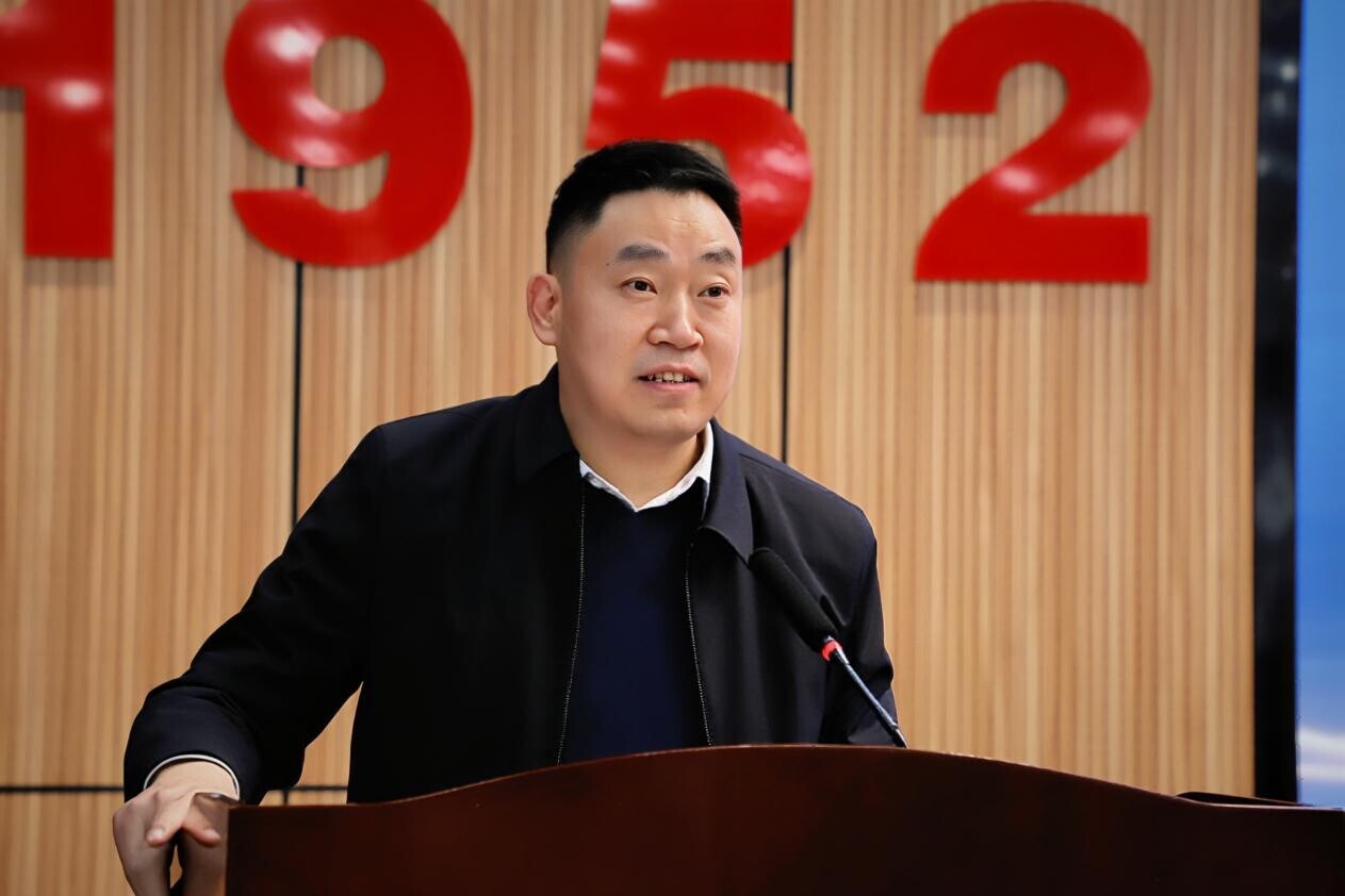 e16d2d44e7f8cf9bf827c4f5f4fc41c7