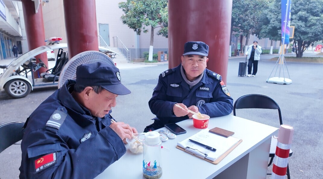 1b7477552239e4c03c3eed92403b2225